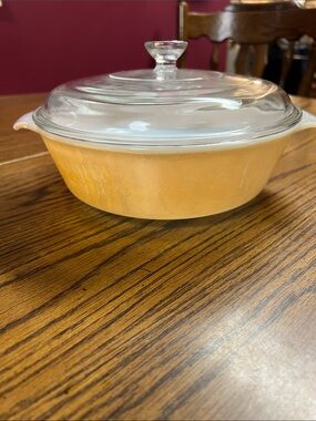 Anchor Hocking Yellow Glass Casserole with Clear Lid